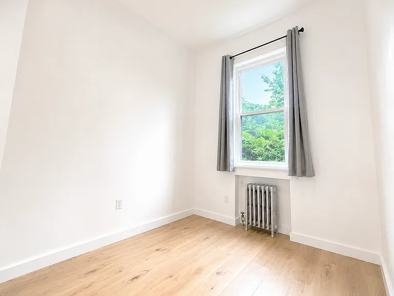 13 W 82nd St #3B — Photo 5