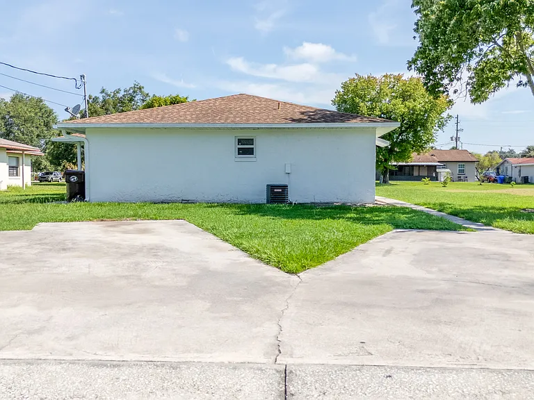 909 W Orange St #911 — Photo 2