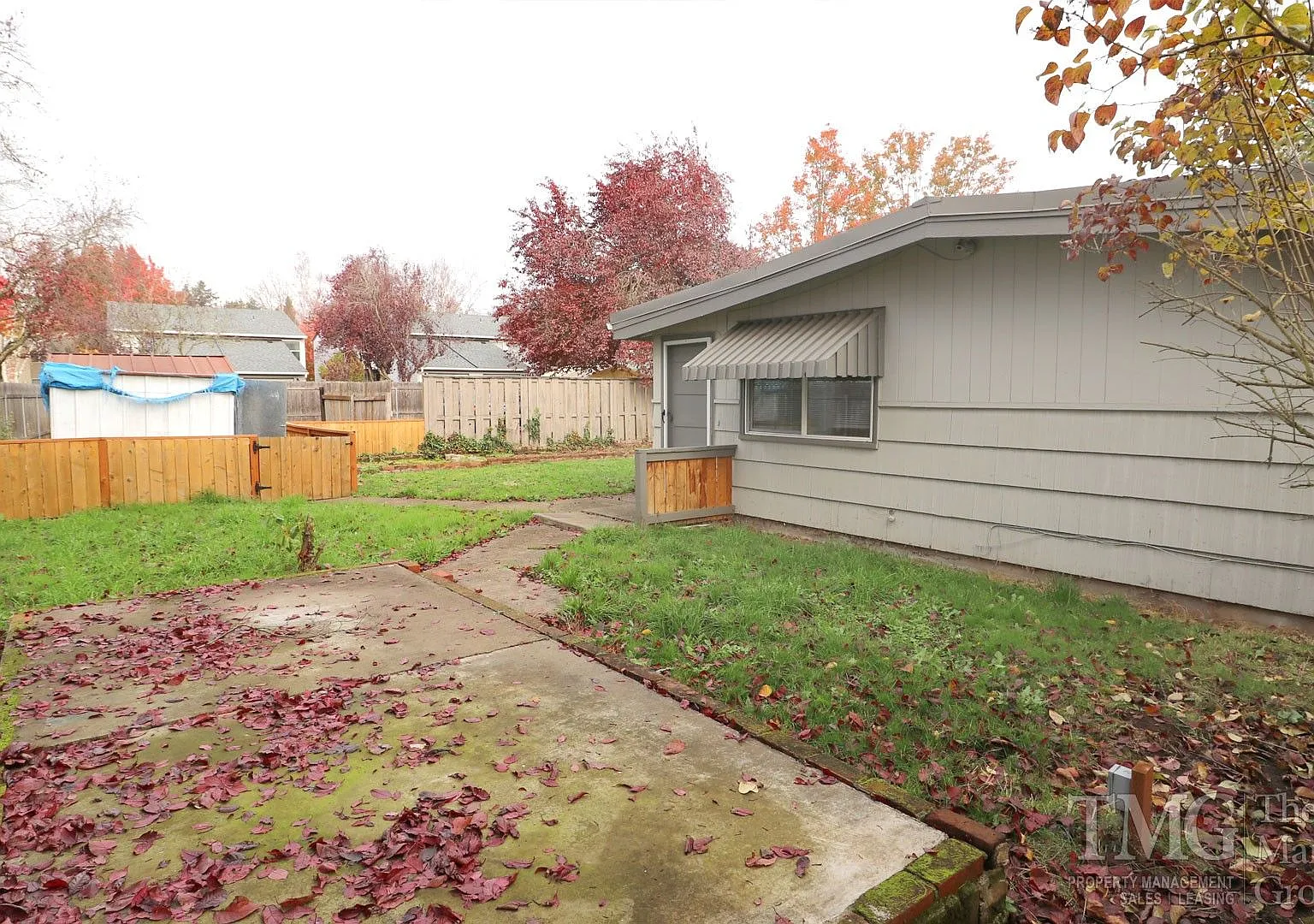 Spacious Duplex With Two Primary Bedroom Suites! — Photo 4