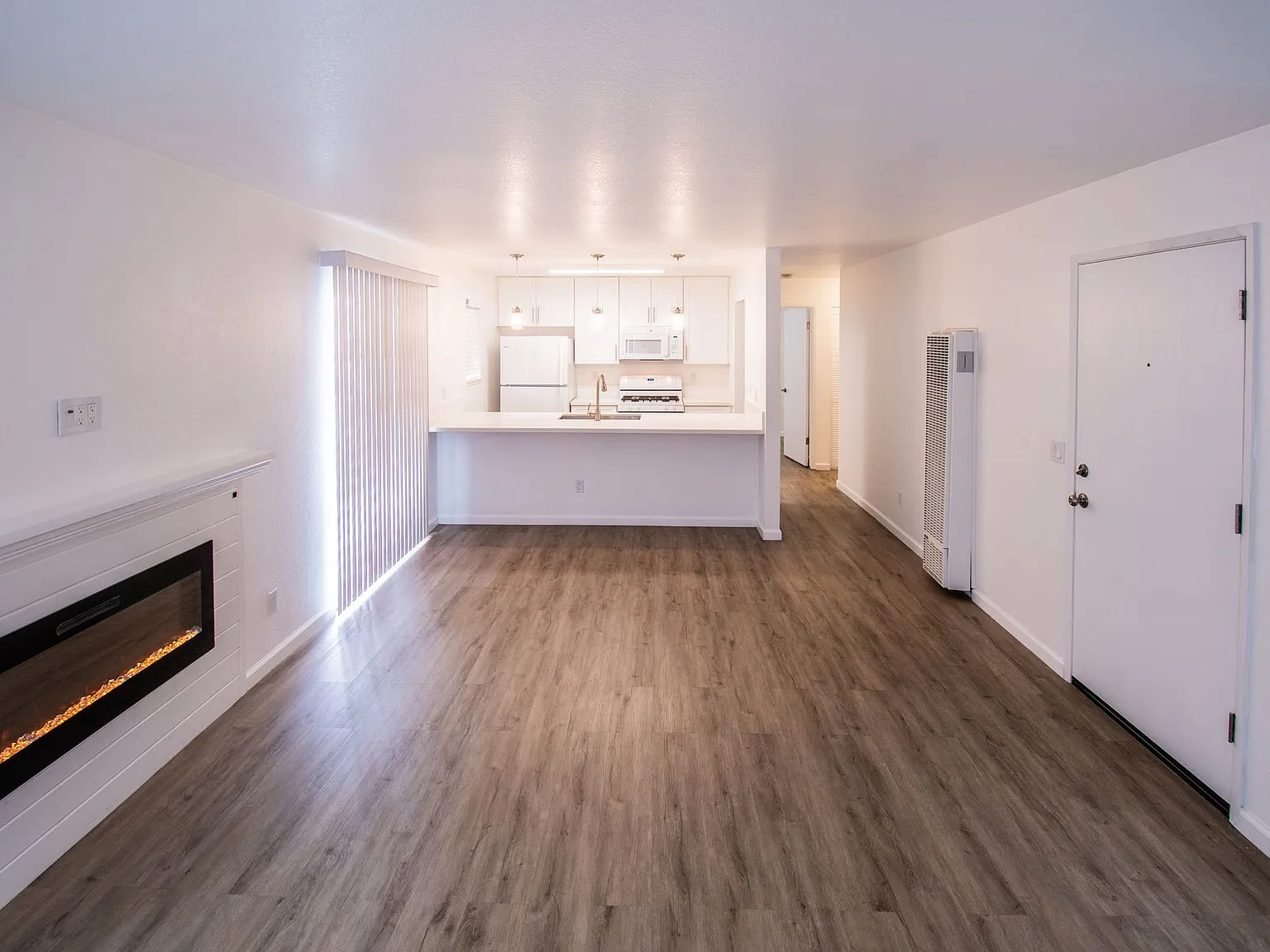 Oak Park Village Apartments — Photo 4