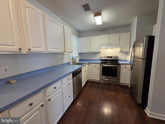 4th image of 31 W Village Rd