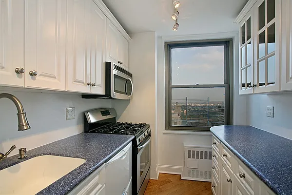 Rented by Corcoran | media 8