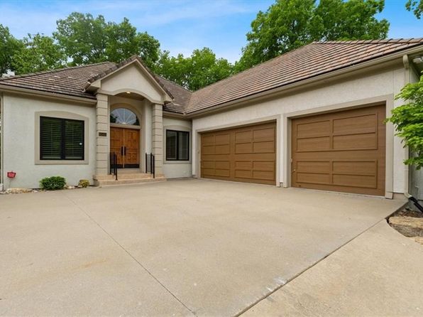 6541 W 106th St, Overland Park, KS 66212