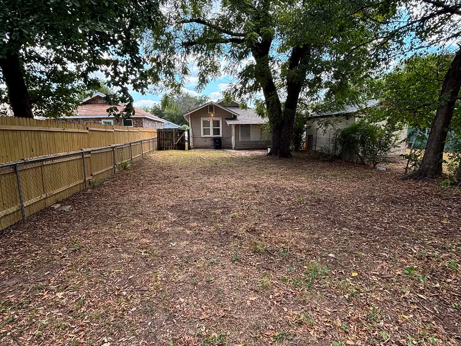 3 bed, 1144 sqft, $1,300 — Photo 4