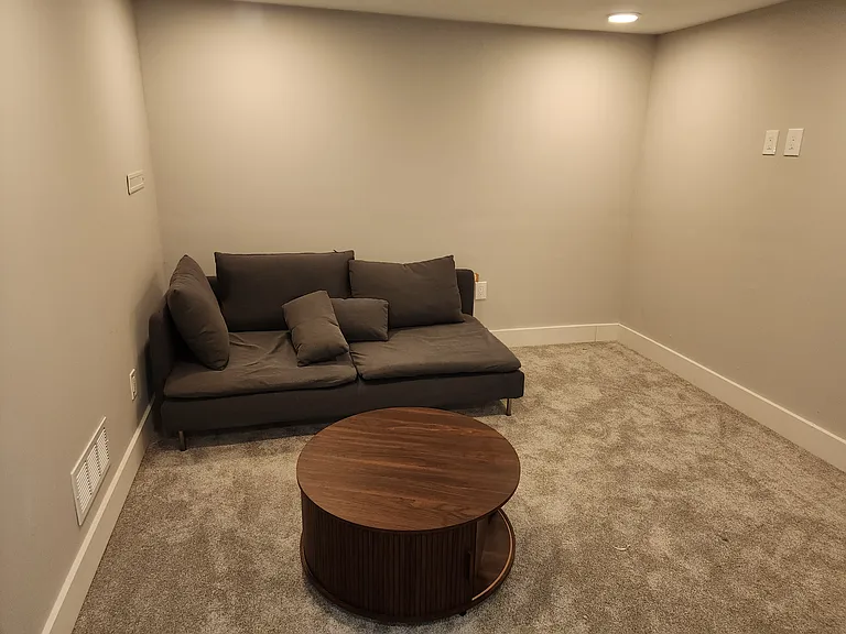 199 Nottingham Ct — Photo 4