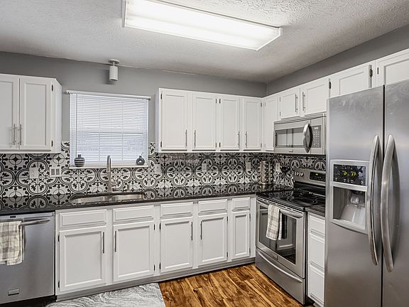 5th image of 8405 Skippers Ct