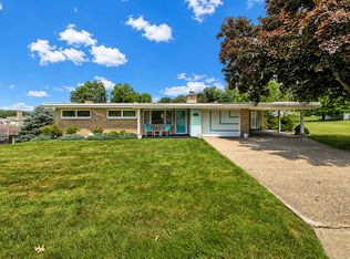 27 Dolly Ave, Jeannette, PA 15644
