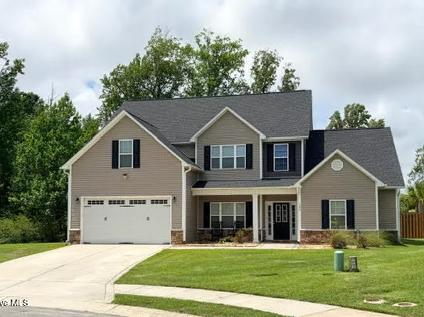 302 Seaglass Court, Swansboro, NC 28584