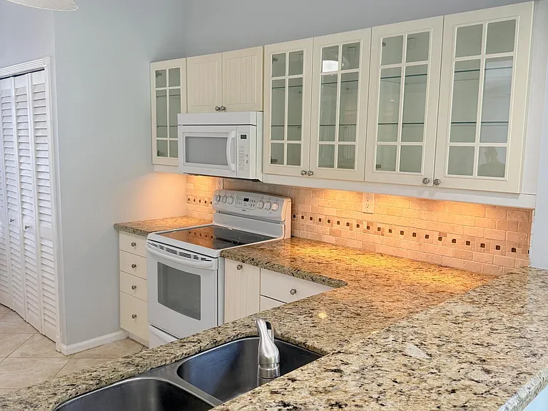 2351 NE 14th Street Cswy #537 — Photo 9