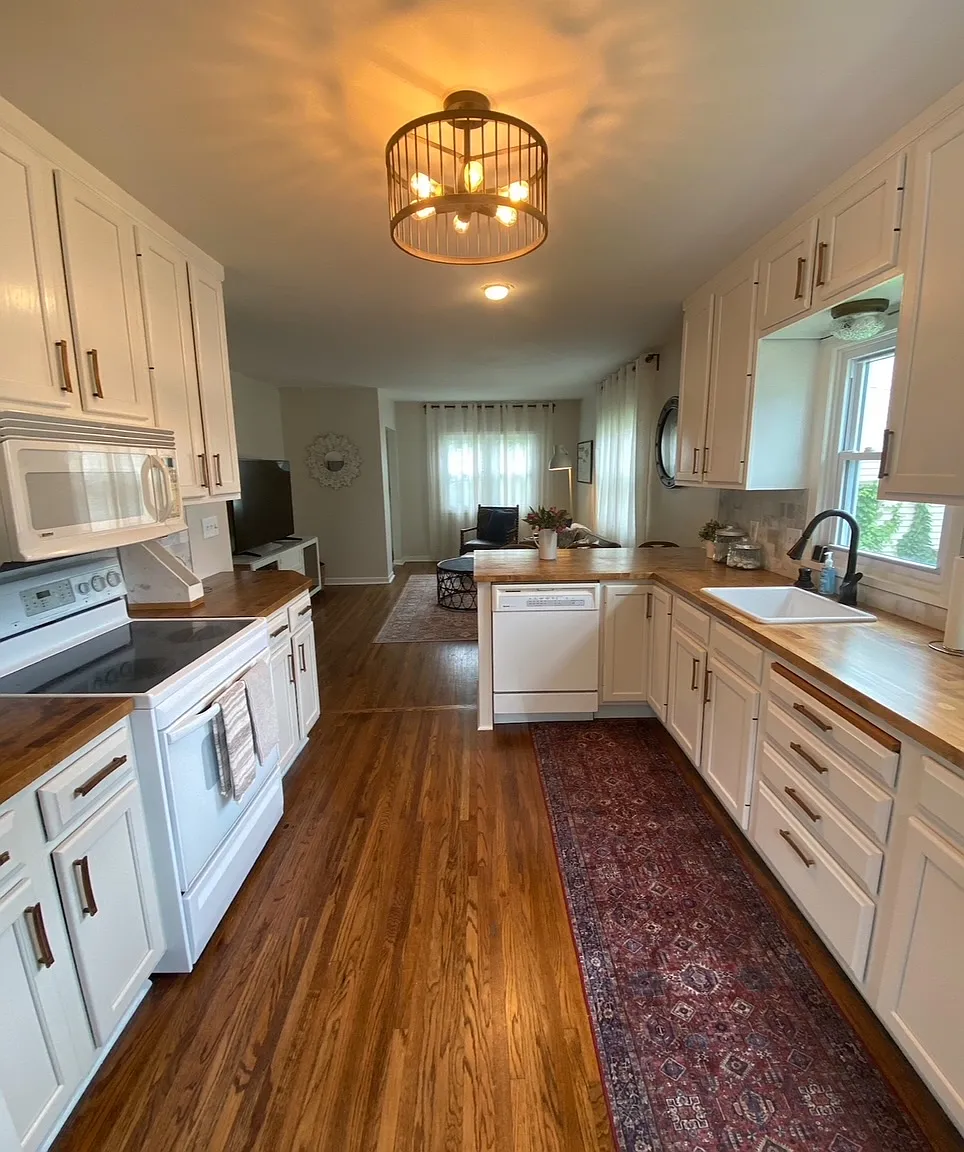 2 bed, 1828 sqft, $2,650 — Photo 4