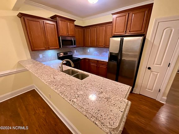 3rd image of 1618 Brook Hollow Drive #A