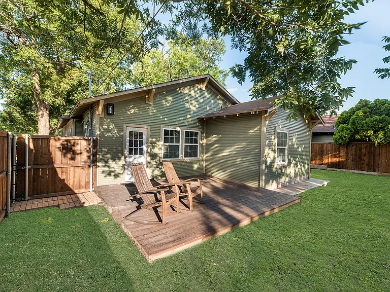 807 Hollywood Ave — Photo 35