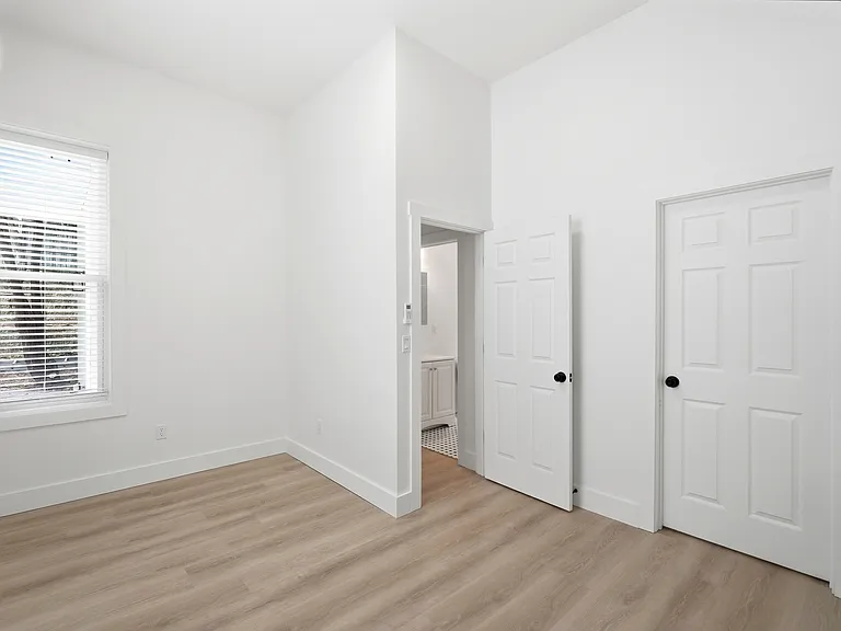 1237 Manss Ave #C — Photo 14