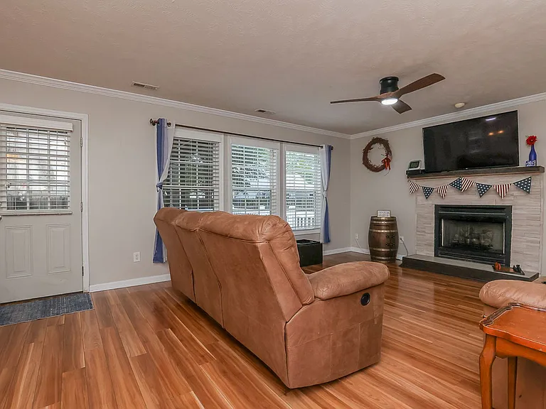 1636 Chadwick Shores Dr — Photo 7