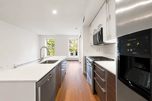 Kitchen, photo 2