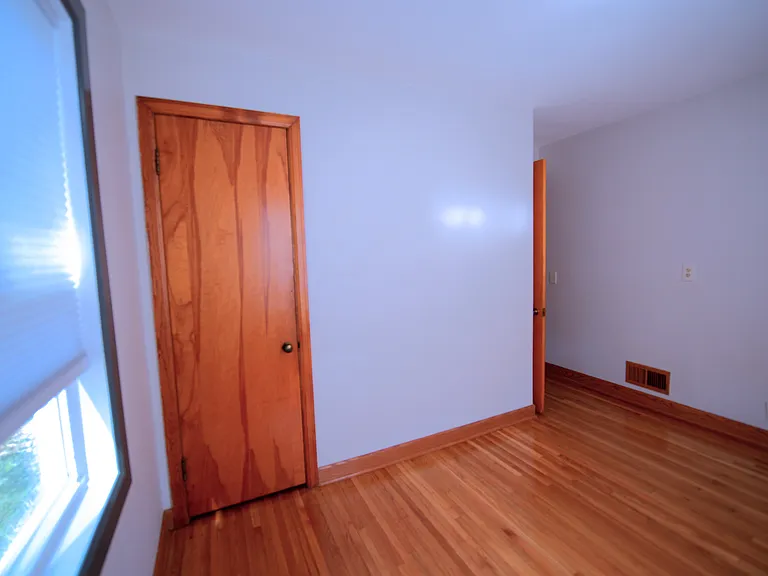 508 W Lakeside St — Photo 12