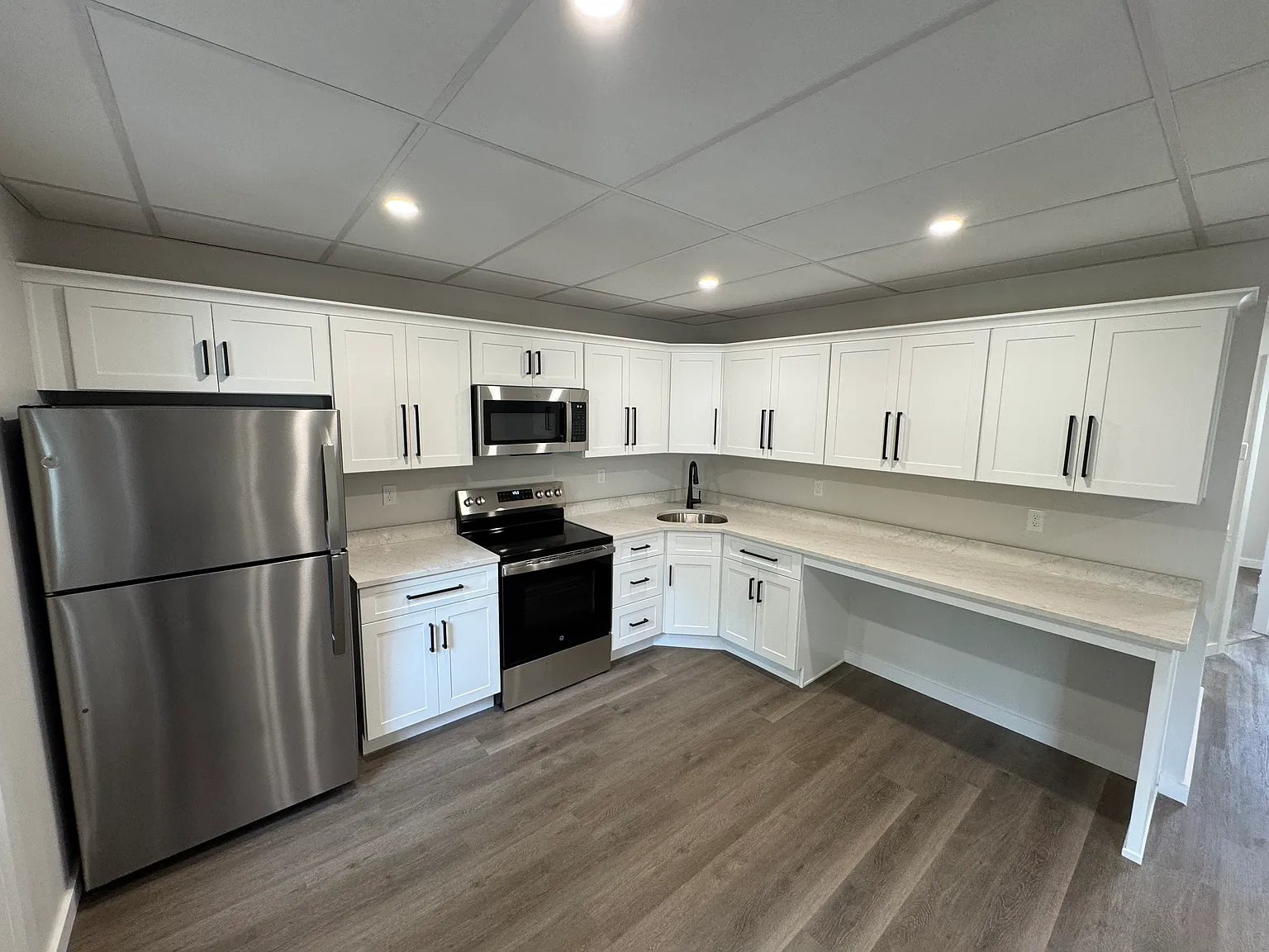 2 bed, 820 sqft, $1,600 — Photo 1