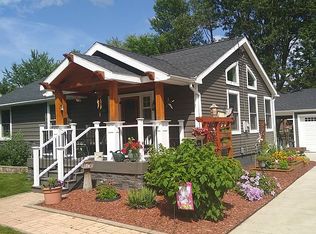 11 Greenfield St, Orchard Park, NY 14127