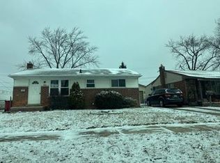 18021 S Wind Dr, Fraser, MI