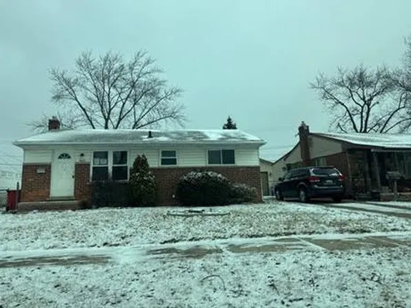 18021 S Wind Dr, Fraser, MI 48026