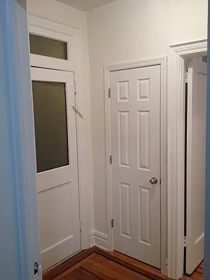 Rented by Metroline Realty | media 14