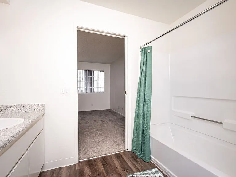 Liv 1621 Apartments — Photo 40