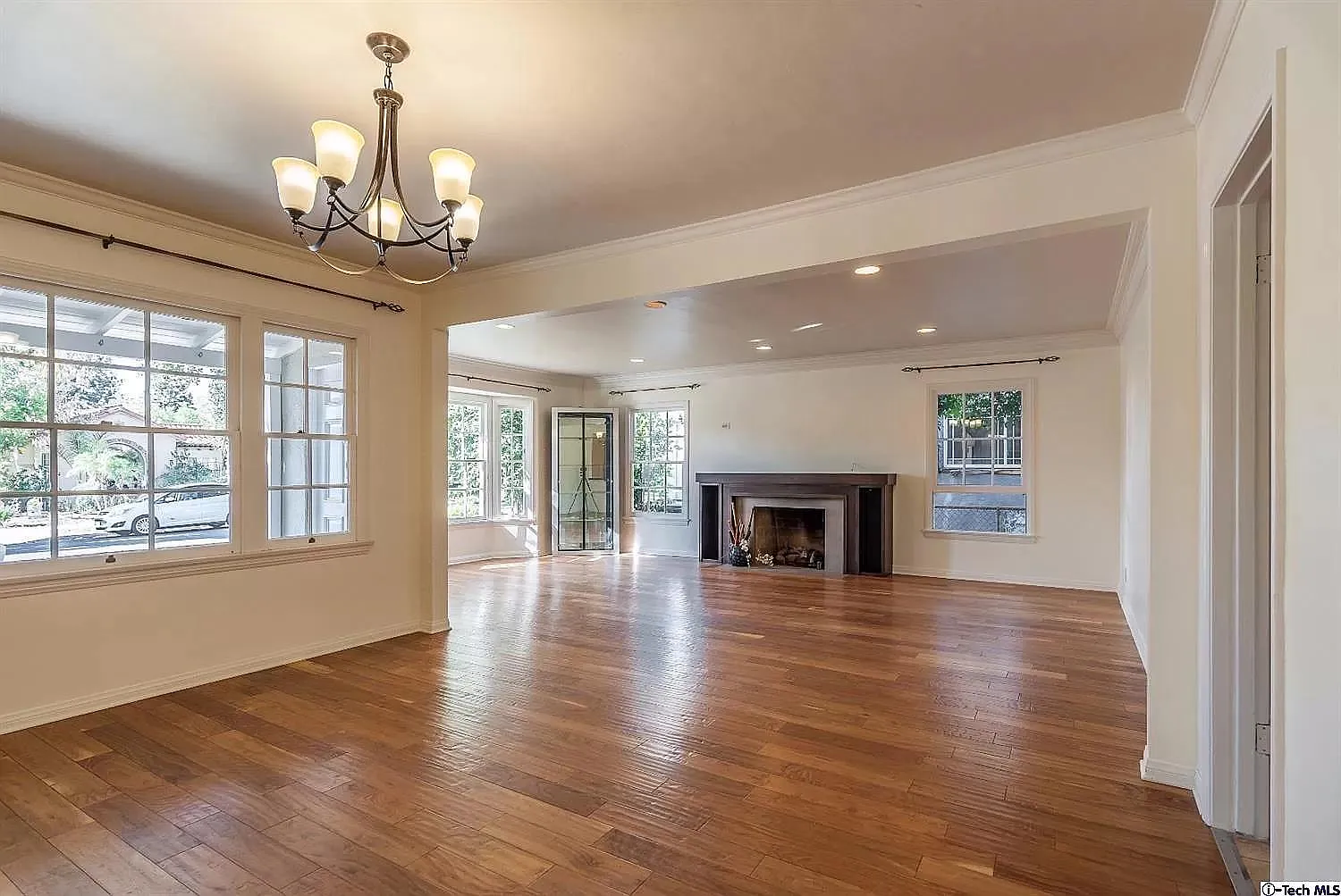 3 bed, 1866 sqft, $5,600 — Photo 1