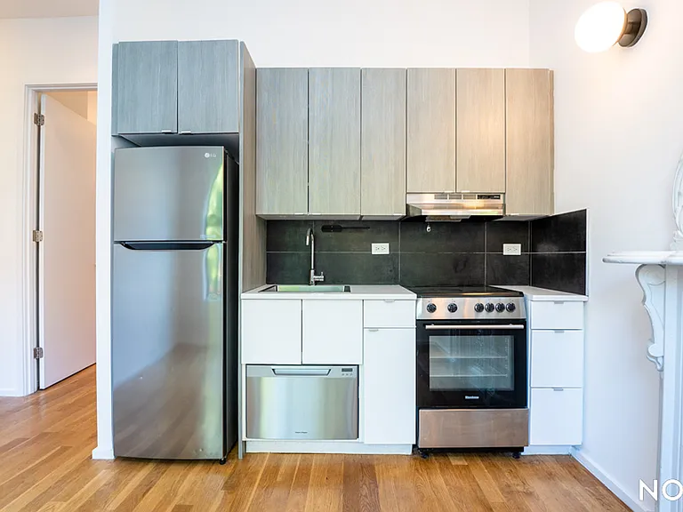 126 Herkimer St #1 — Photo 3