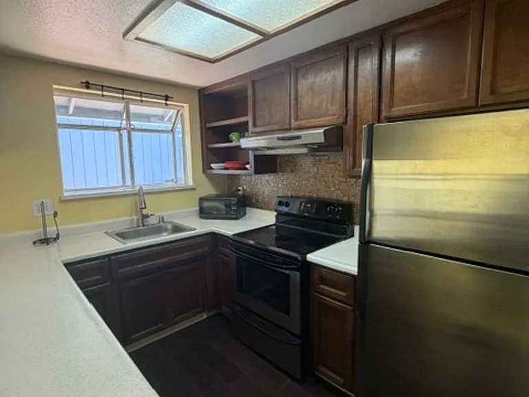 7821 Magnolia Ave — Photo 12