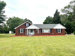 1418 Pagetown Rd, Elon College, NC 27244