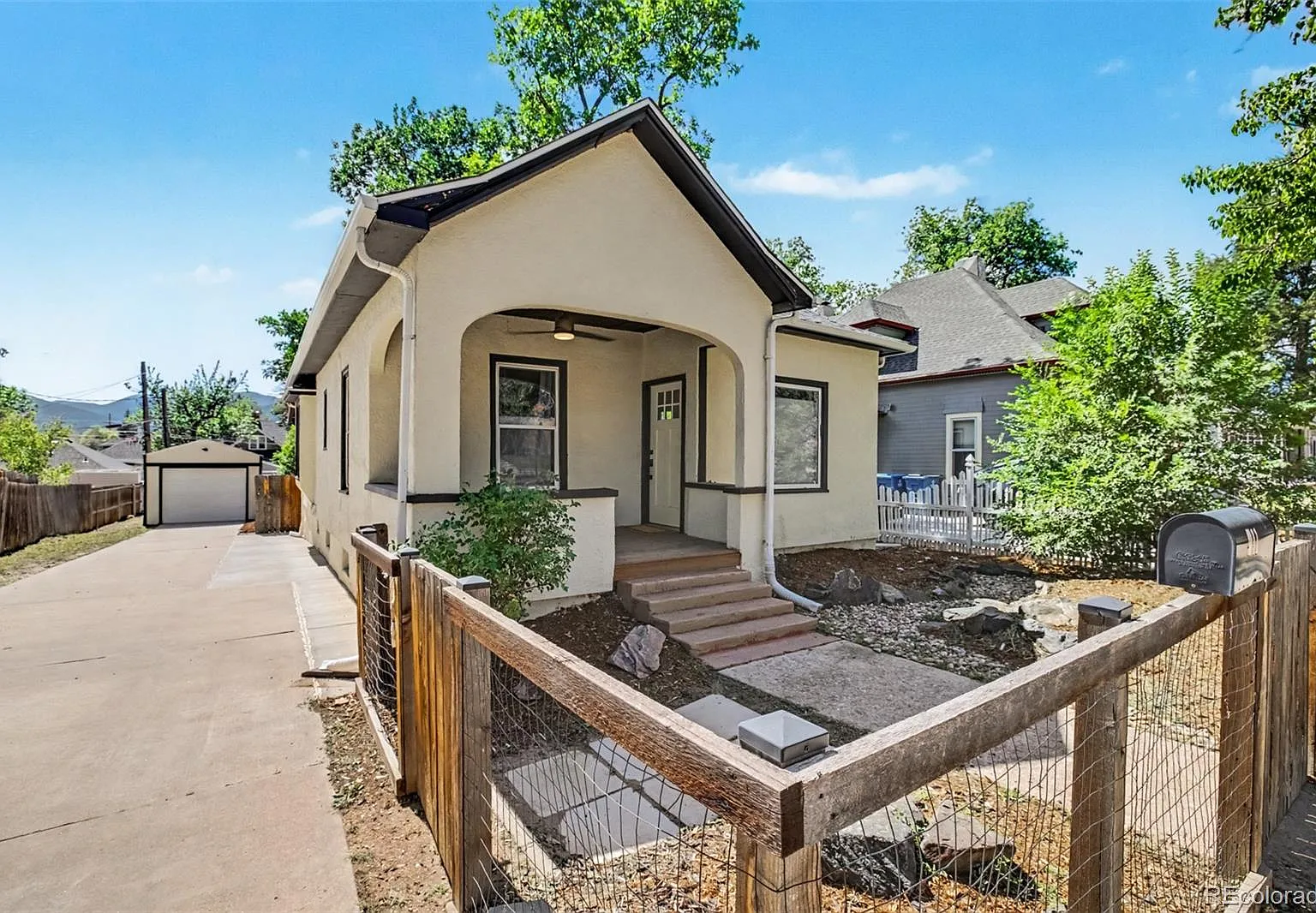 3 bed, 2.0 bath, 1128 sqft, $2,600 — Photo 2
