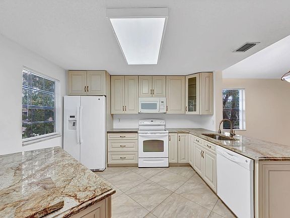 4th image of 6698 Montego Bay Blvd APT F