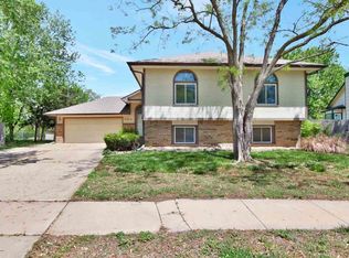 2304 S Cypress St, Wichita, KS 67207