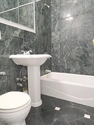 Rented by Carini Group | media 10