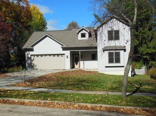 927 2nd St, Baraboo, WI 53913