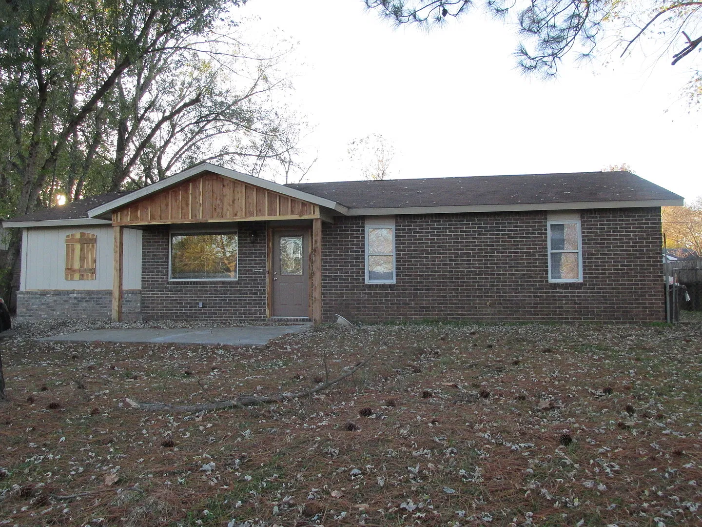 Move In Special: $500 November Rent With 1,000.00 Deposit. Total November Rent 1500.00 — Photo 1