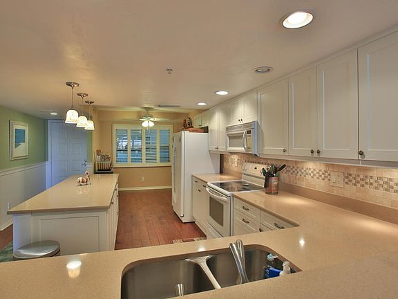 4th image of 4 Oceans West Blvd APT 303A