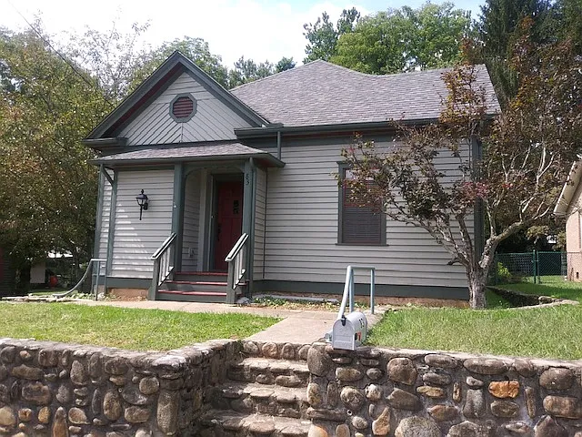 83 Welch St — Photo 10
