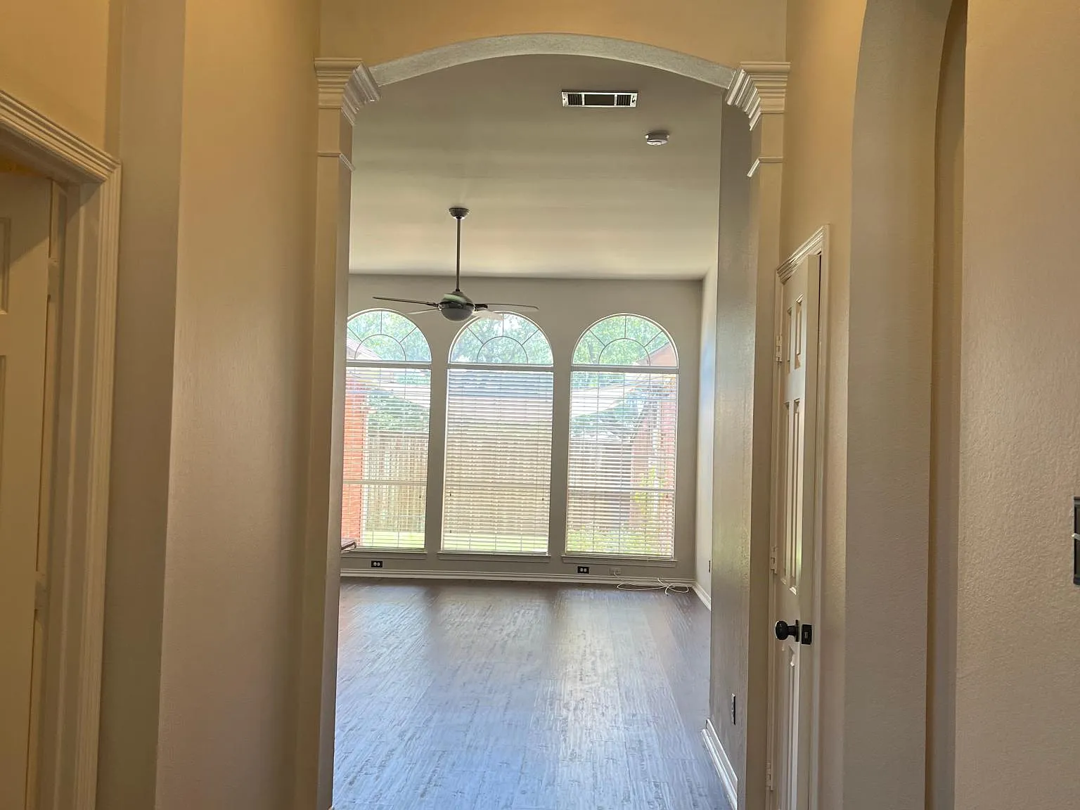 913 Brown Trl — Photo 4