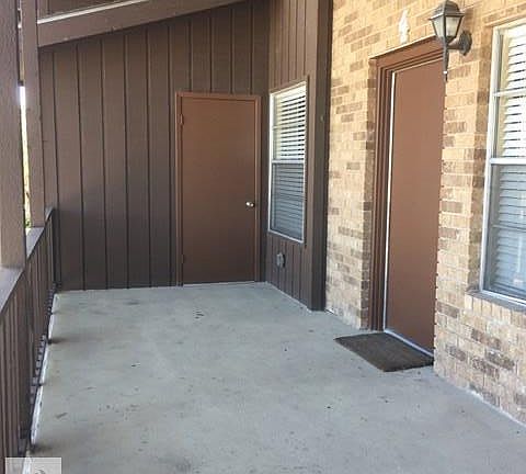 2nd image of 985 N Dick Dowling St APT 4