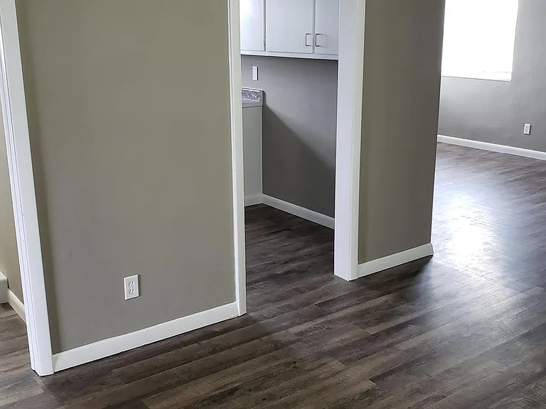 403 11th Ave W #1-2-6 — Photo 5