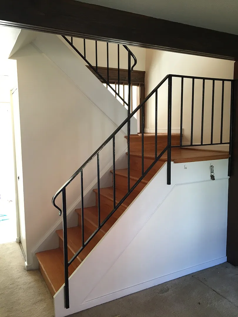 Spacious 2bd/1.5bth Condo Located in Laurel Square!! — Photo 2