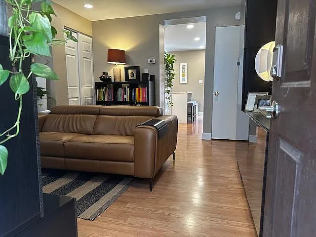 2515 Spring Way — Photo 4
