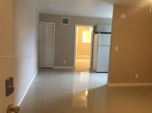 1800 NW 19th St APT 9, Miami, FL 33125