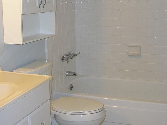 5th image of 227 Kettering Ct #227