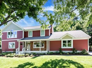 5 Sandra Ln, Reading, MA 01867