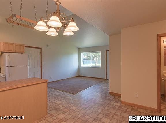 5th image of 151 E 6th Ave