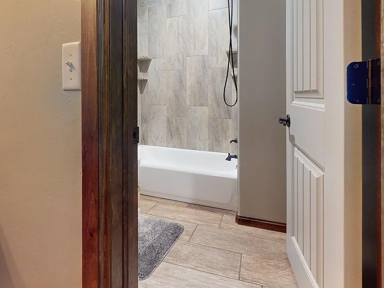 373 NE Sanders Dr — Photo 8