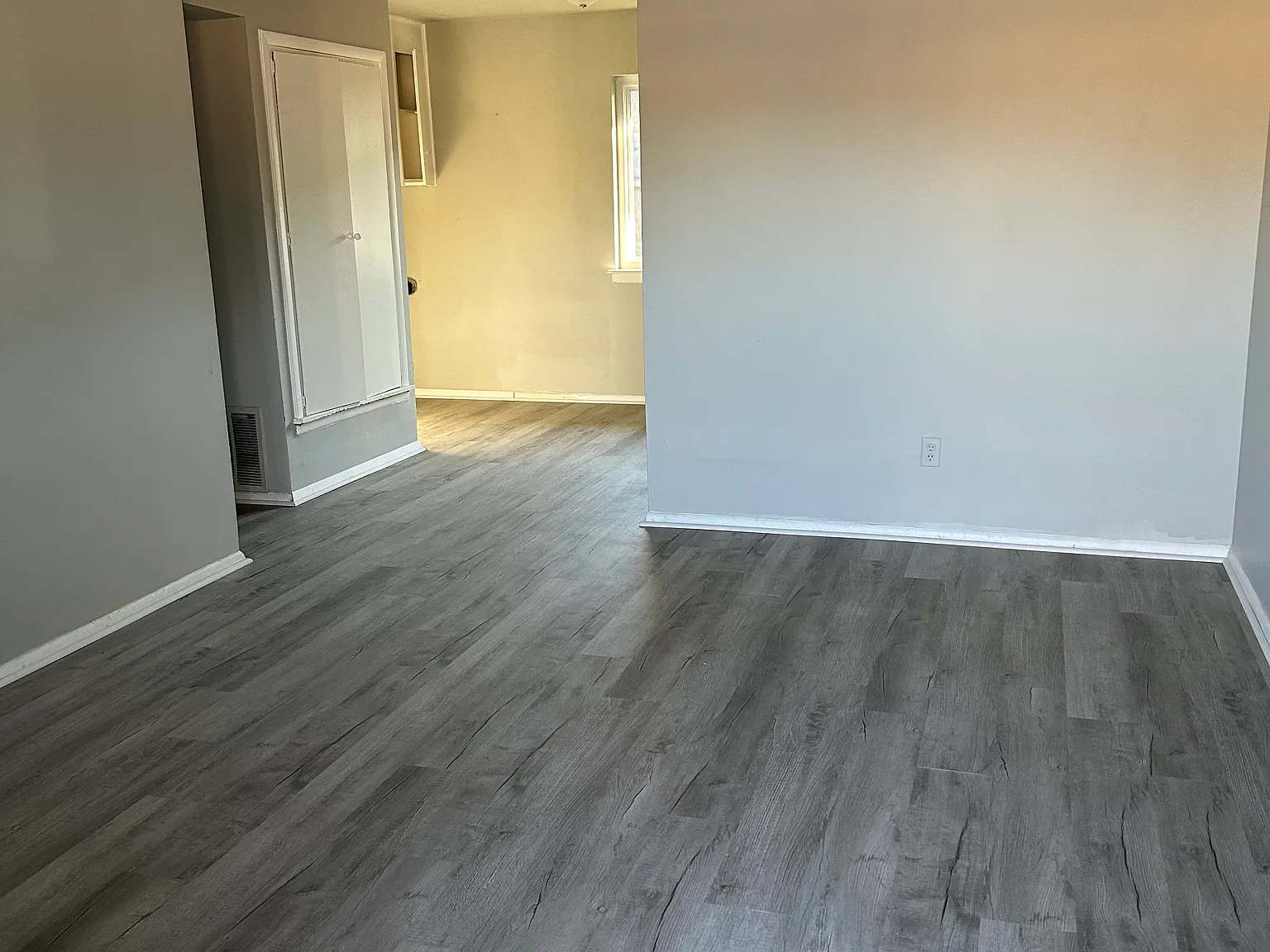 2 bed, 900 sqft, $1,000 — Photo 2