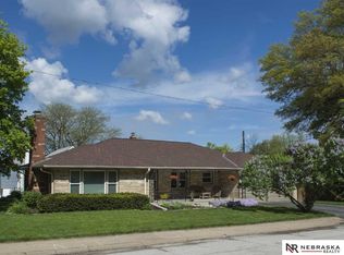 1602 N 54th St, Omaha, NE 68104